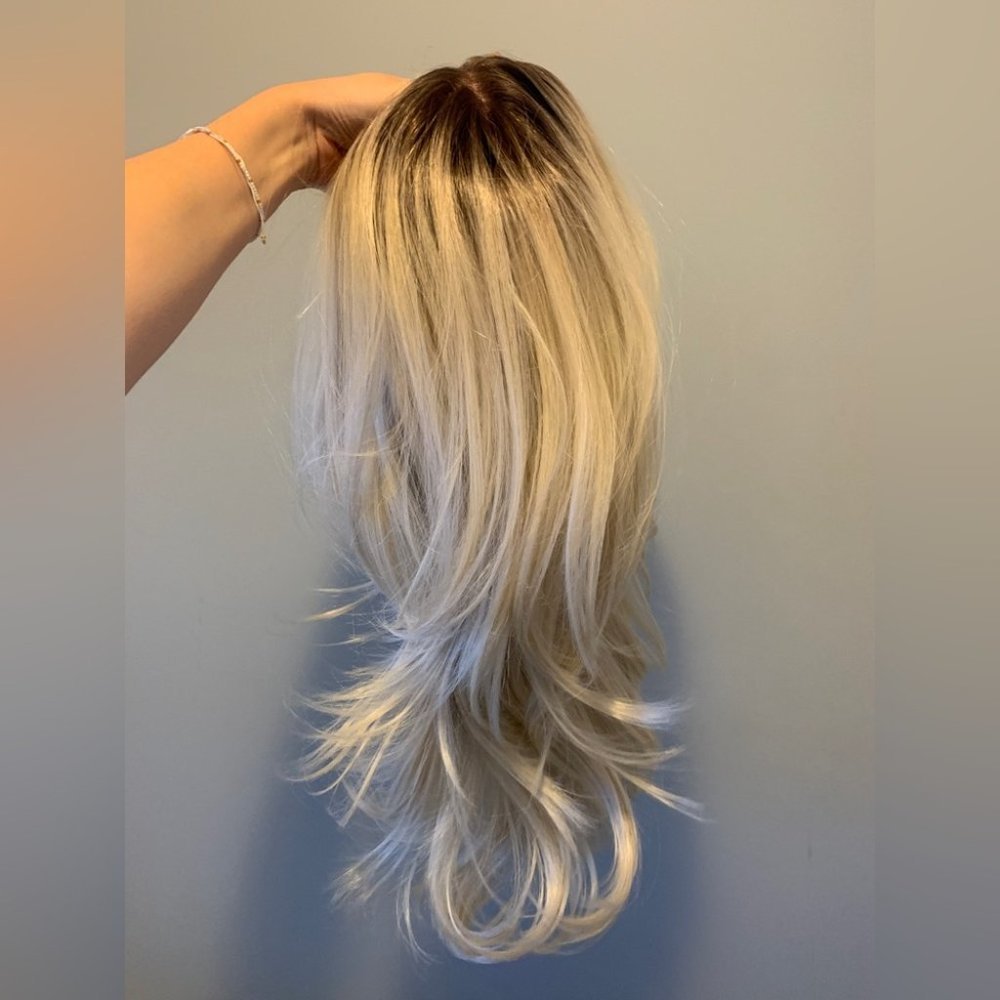 INH blonde rooted synthetic 22” barbie costume halloween wig - Picture 4 of 7